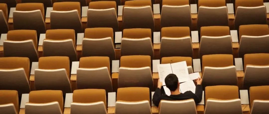 Featured image of post 企业都在裁员，这届大学生太难了